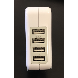 Ladegerät mit 4x USB Anschlussen in Weiss
