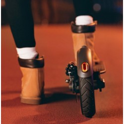 E-Scooter Xiaomi Mi Pro (25km/h, 300W) E-Scooter Xiaomi Mi Pro (25km/h, 300W)