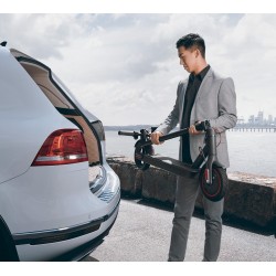 E-Scooter Xiaomi Mi Pro (25km/h, 300W) E-Scooter Xiaomi Mi Pro (25km/h, 300W)